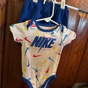 Nike Baby Multicolored 2pc shorts and matching onesie 9 months